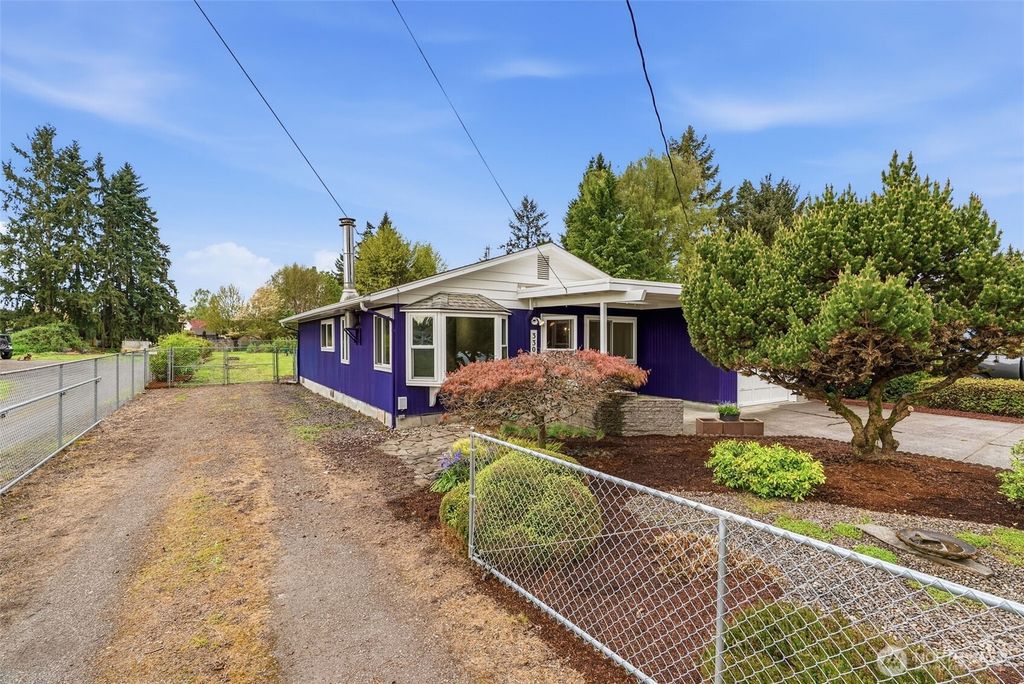 Photo of 3303 Olympia Way, Longview, WA 98632 (MLS # 2505564)