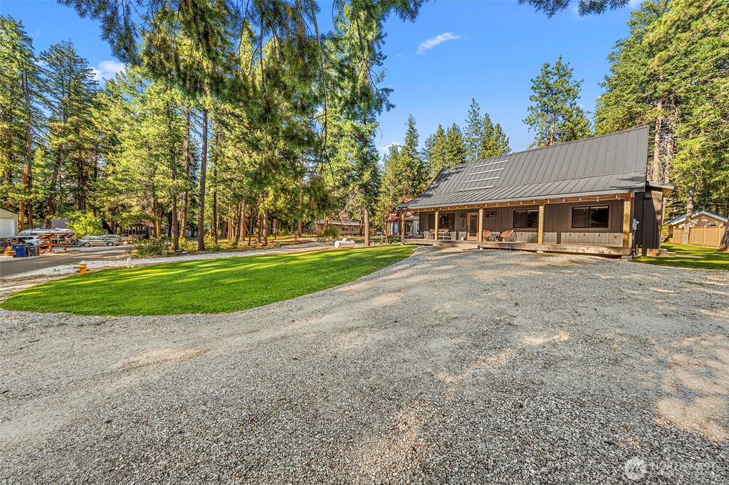 Photo of 24408 Saddle Street, Leavenworth, WA 98826 (MLS # 2553083)