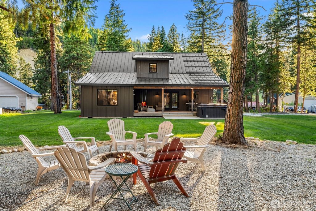 Photo of 24408 Saddle Street, Leavenworth, WA 98826 (MLS # 2553083)