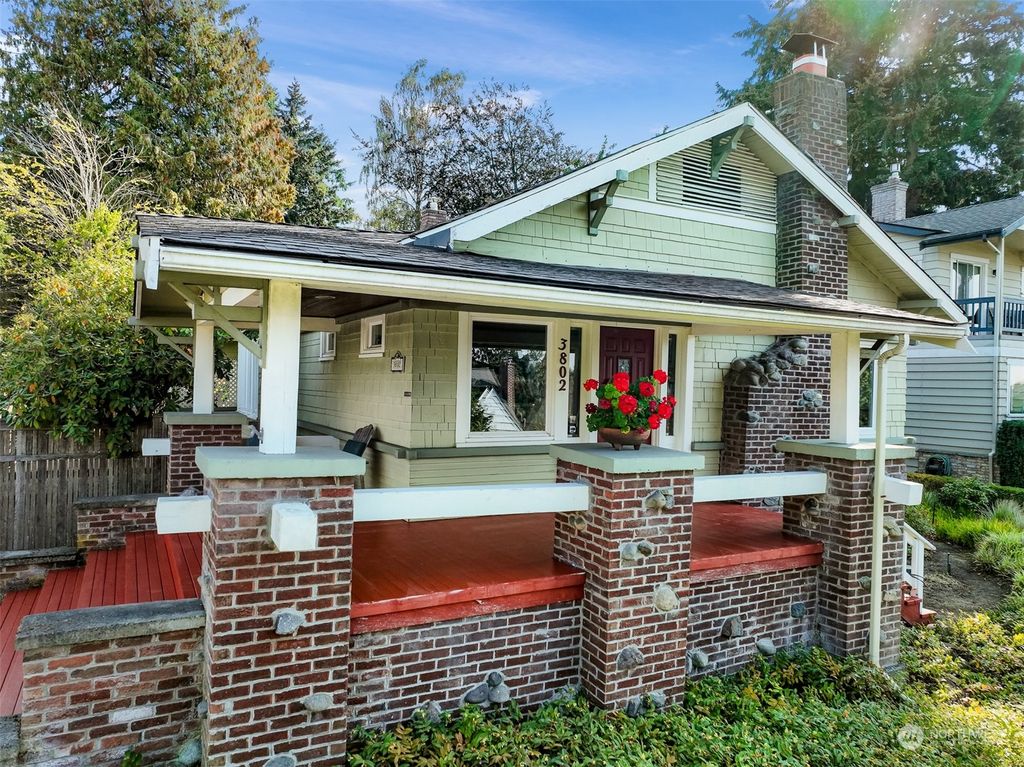 Photo of 3802 46th Avenue SW, Seattle, WA 98116 (MLS # 2003805)