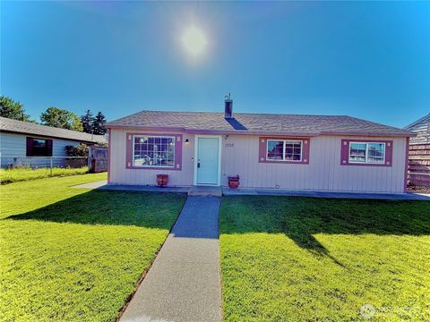 Photo of 1708 N 17th Ave Ave, Pasco, WA 99301 (MLS # 2409016)