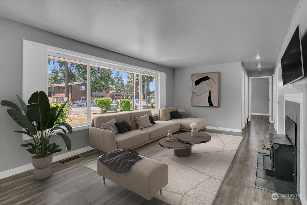 Photo of 1826 S 310th Street, Federal Way, WA 98003 (MLS # 2140369)