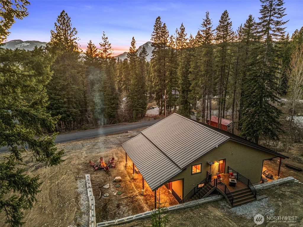 Photo of 2474 Tamarack Crest Crst, Leavenworth, WA 98826 (MLS # 2505160)