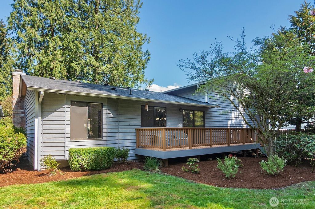 Photo of 18725 SE 45th Street, Issaquah, WA 98027 (MLS # 2364229)