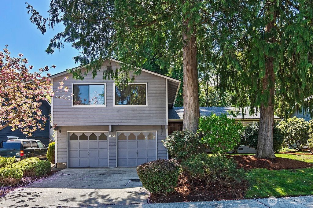 Photo of 18725 SE 45th Street, Issaquah, WA 98027 (MLS # 2364229)