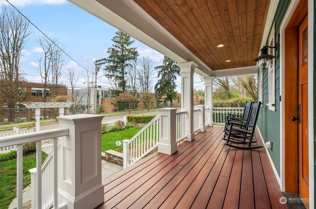 Photo of 11837 NE 75th Street, Kirkland, WA 98033 (MLS # 2055814)