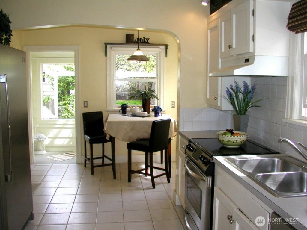 Photo of 1523 Virginia Avenue, Everett, WA 98201 (MLS # 2477904)