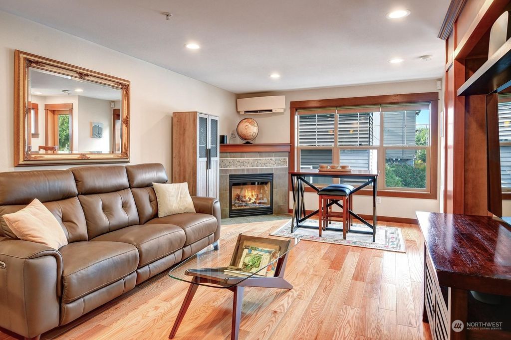 Photo of 5940 California Avenue SW #F, Seattle, WA 98136 (MLS # 2143647)