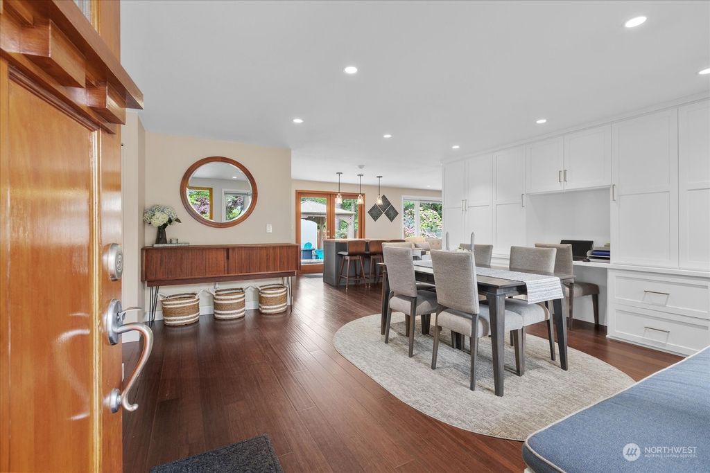 Photo of 6118 120th Avenue NE, Kirkland, WA 98033 (MLS # 2245470)