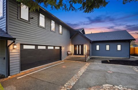 Photo of 130 203rd Place SW, Lynnwood, WA 98036 (MLS # 2467529)