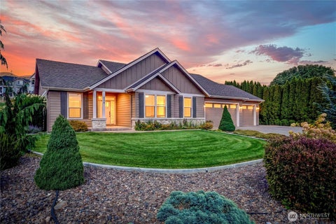 Photo of 224 Rolling Hills Lane, Wenatchee, WA 98801 (MLS # 2585316)