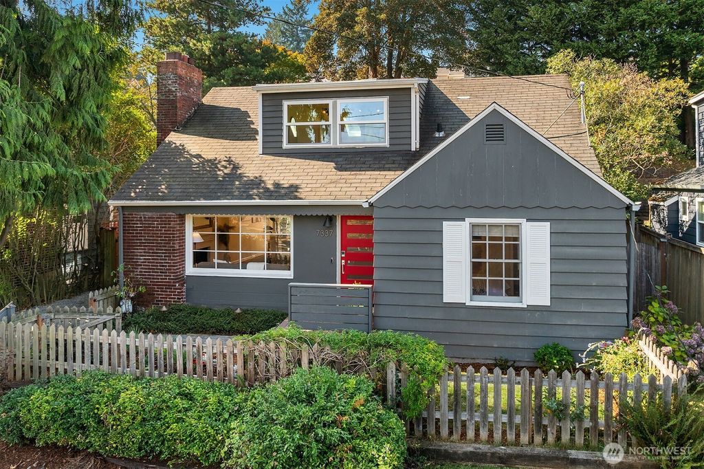 Photo of 7337 20th Avenue NE, Seattle, WA 98115 (MLS # 2416364)