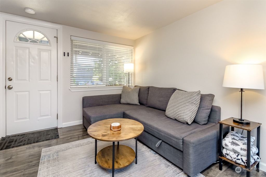 Photo of 21631 SE 271st Place, Maple Valley, WA 98038 (MLS # 2262654)