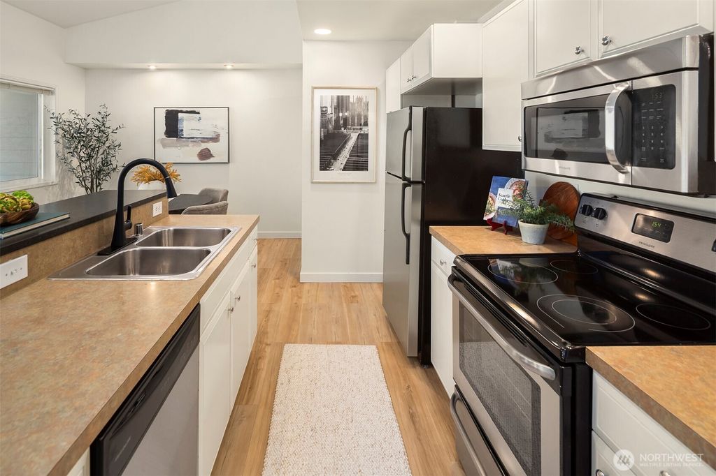 Photo of 6527 200th Street SW #303, Lynnwood, WA 98036 (MLS # 2488165)