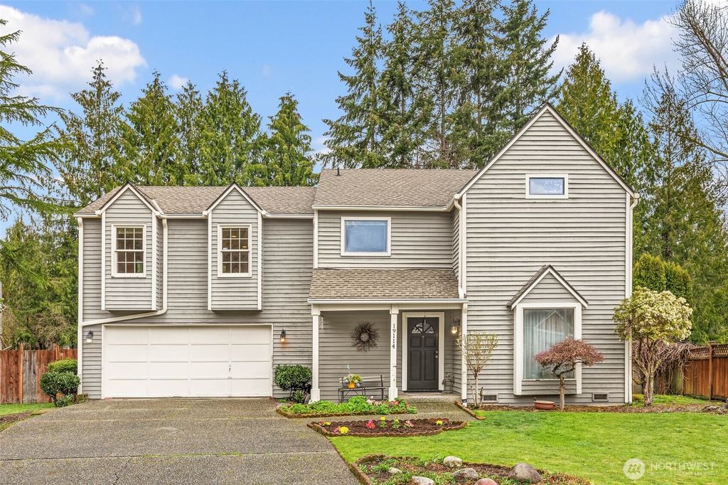 Photo of 19114 SE 47th Place, Issaquah, WA 98027 (MLS # 2348789)