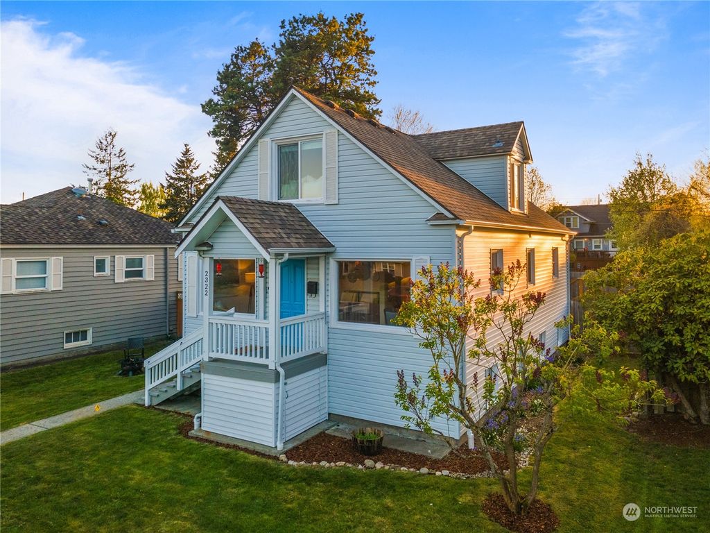 Photo of 2322 Pine Street, Everett, WA 98201 (MLS # 2223453)