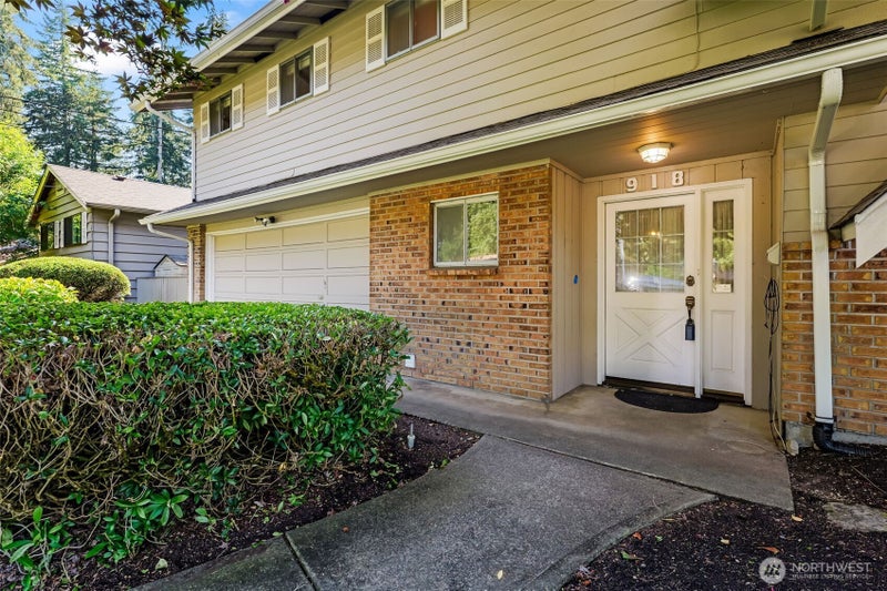 918 Altadena Avenue