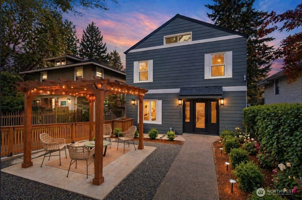 Photo of 2609 10th Avenue W, Seattle, WA 98119 (MLS # 2511559)