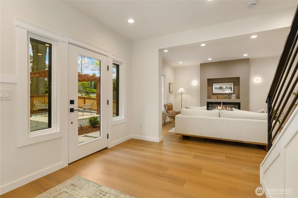 Photo of 2609 10th Avenue W, Seattle, WA 98119 (MLS # 2511559)