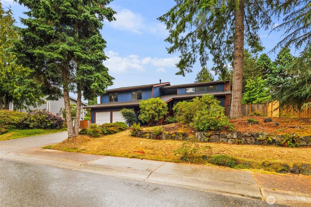 Photo of 15915 SE 166th Pl Pl, Renton, WA 98058 (MLS # 2421347)