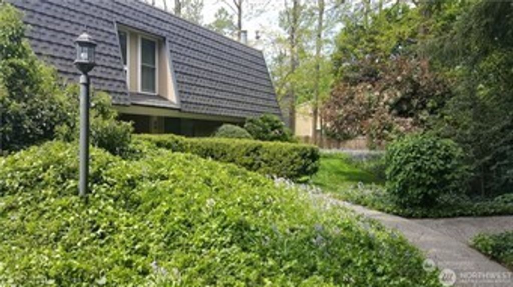 Photo of 9906 NE 124th Street #1111, Kirkland, WA 98034 (MLS # 2479305)