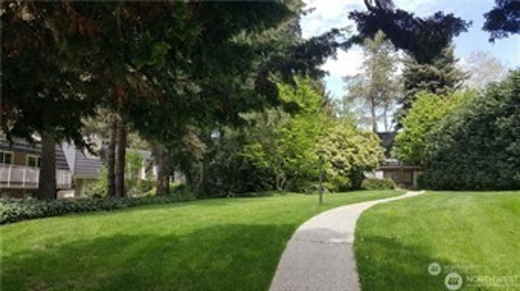 Photo of 9906 NE 124th Street #1111, Kirkland, WA 98034 (MLS # 2479305)