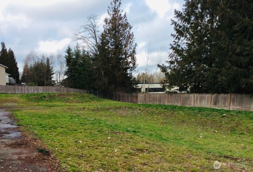 Photo of 2101 CENTER RD Rd, Everett, WA 98204 (MLS # 2512233)