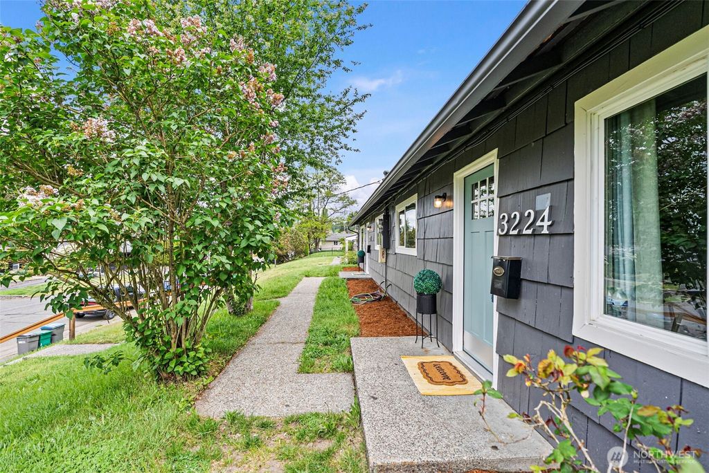 Photo of 3224 Halverson Avenue, Bremerton, WA 98310 (MLS # 2517416)