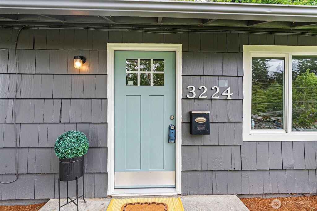 Photo of 3224 Halverson Avenue, Bremerton, WA 98310 (MLS # 2517416)