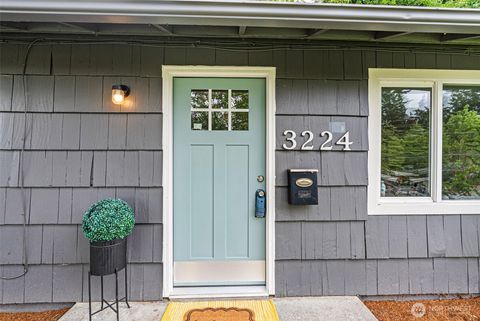 Photo of 3224 Halverson Avenue, Bremerton, WA 98310 (MLS # 2517416)