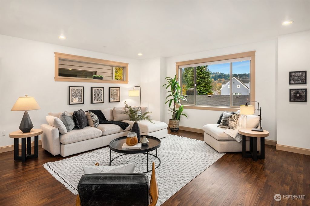 Photo of 551 SE Andrews Street, Issaquah, WA 98027 (MLS # 2182052)