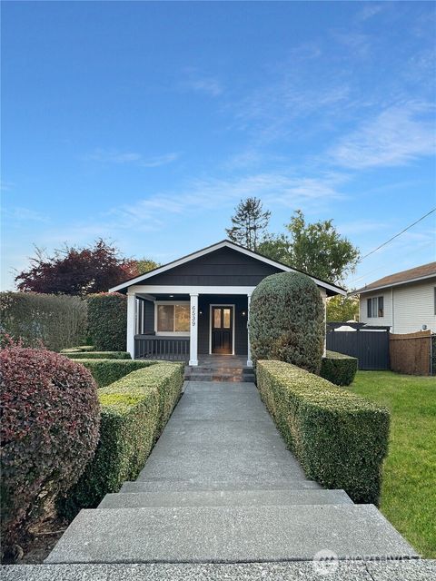 Photo of 6539 51 Avenue S, Seattle, WA 98118 (MLS # 2463177)