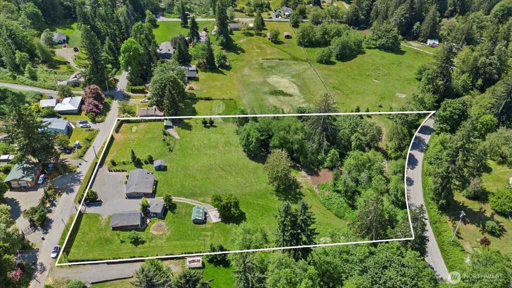 Photo of 5701 404th Avenue SE, Snoqualmie, WA 98065 (MLS # 2391037)