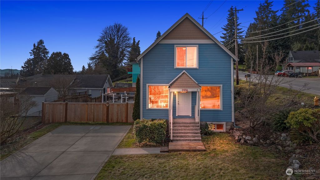 Photo of 2216 Main Street, Everett, WA 98203 (MLS # 2037849)