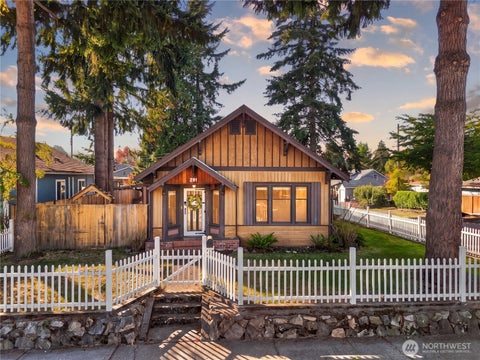 Photo of 201 H Street SE, Auburn, WA 98002 (MLS # 2588181)