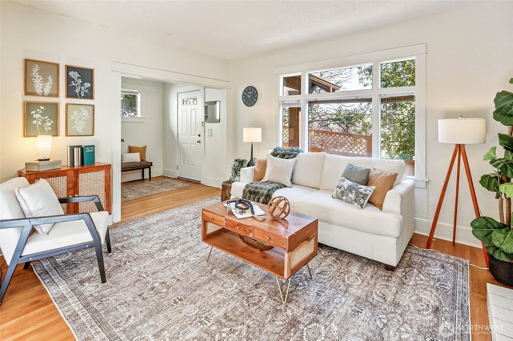 Photo of 4743 5th Avenue NE, Seattle, WA 98105 (MLS # 2583737)