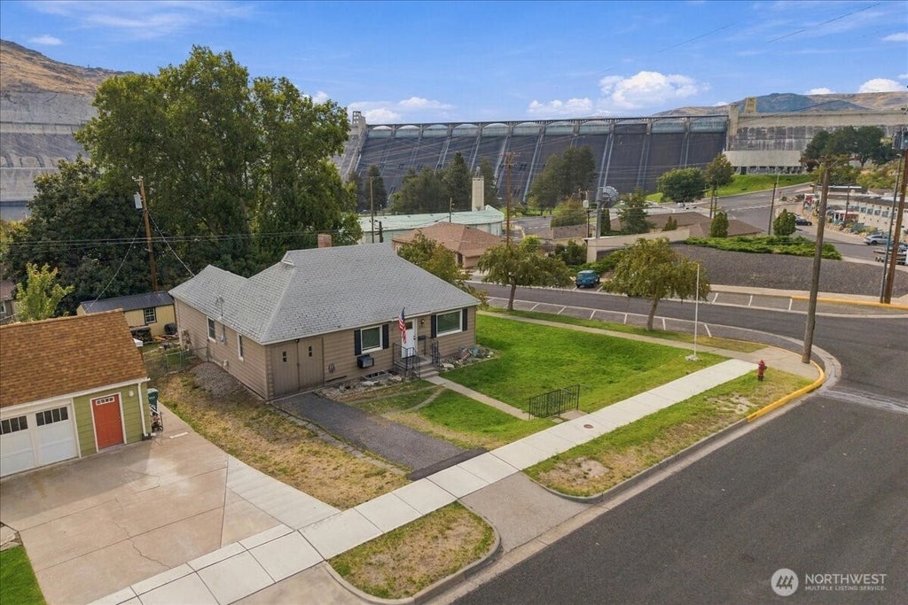 Photo of 203 Ferry Street, Coulee Dam, WA 99116 (MLS # 2582251)