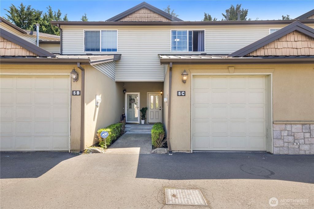 Photo of 418 17th Street SE #5C, Auburn, WA 98002 (MLS # 2469148)