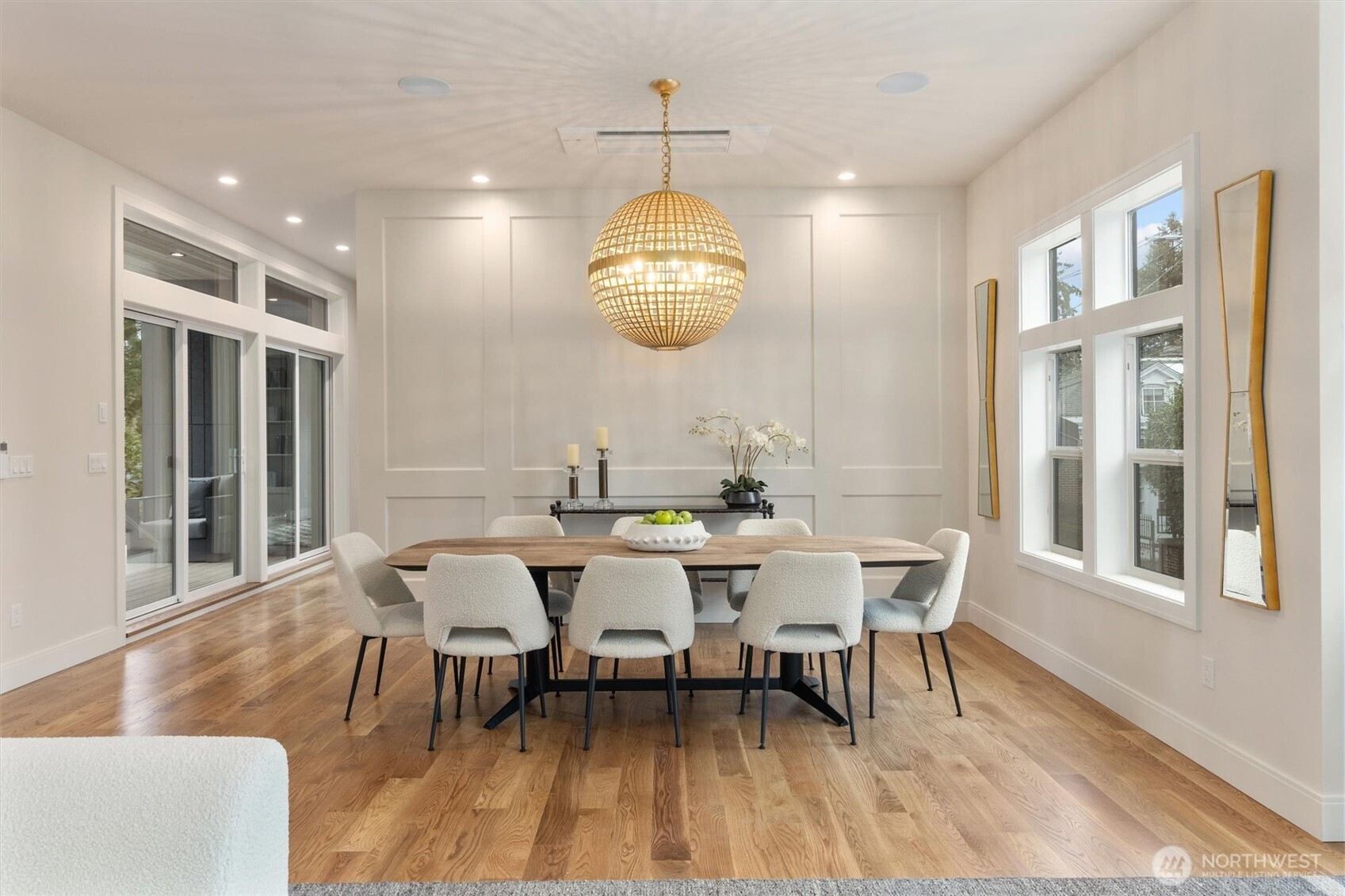 1427 Woodrow Place E