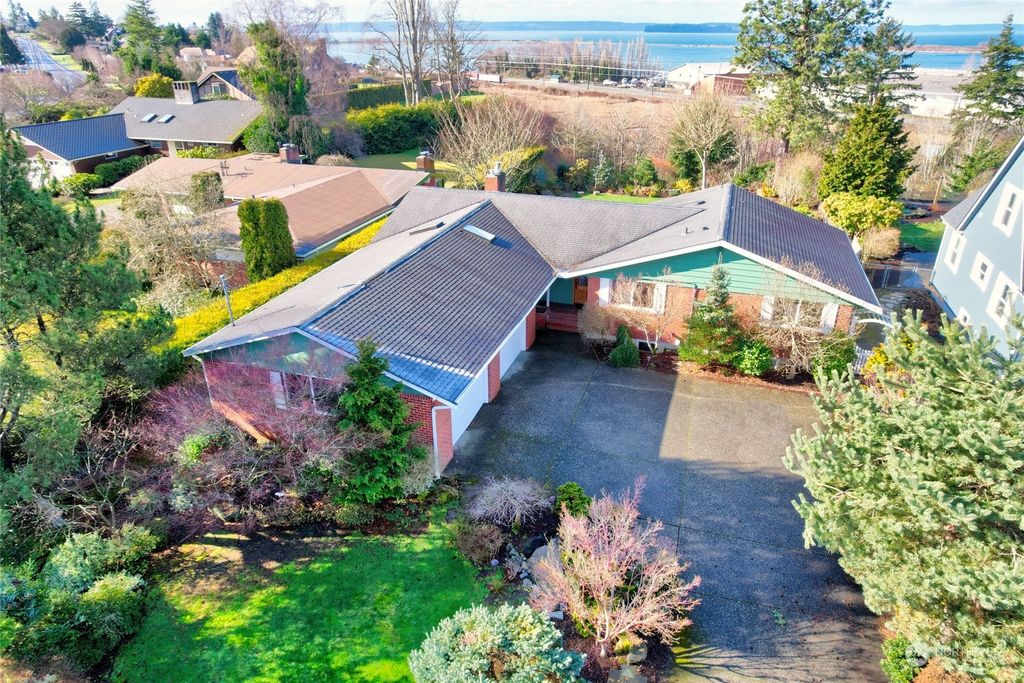Photo of 310 Alverson Boulevard, Everett, WA 98201 (MLS # 2037606)
