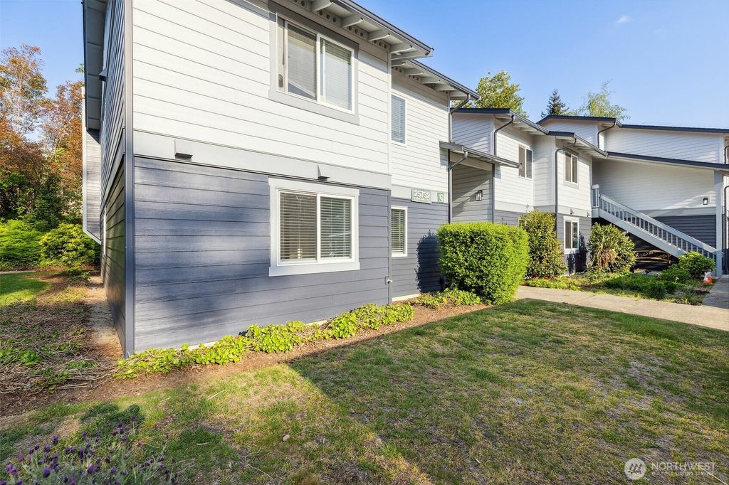 Photo of 25732 115th Avenue SE #C101, Kent, WA 98030 (MLS # 2419100)
