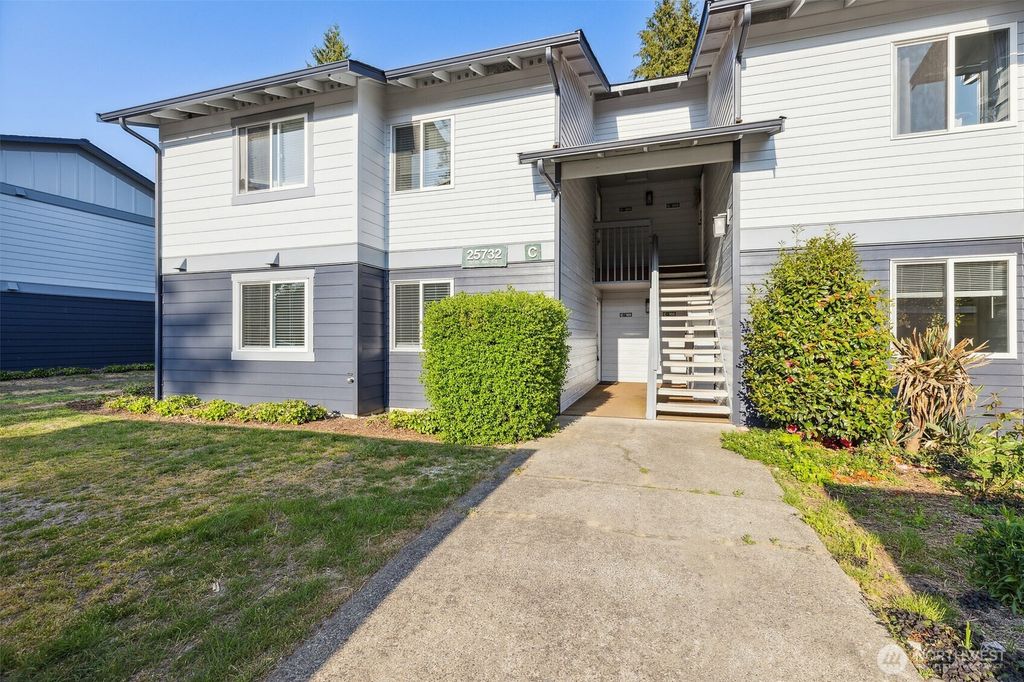 Photo of 25732 115th Avenue SE #C101, Kent, WA 98030 (MLS # 2419100)