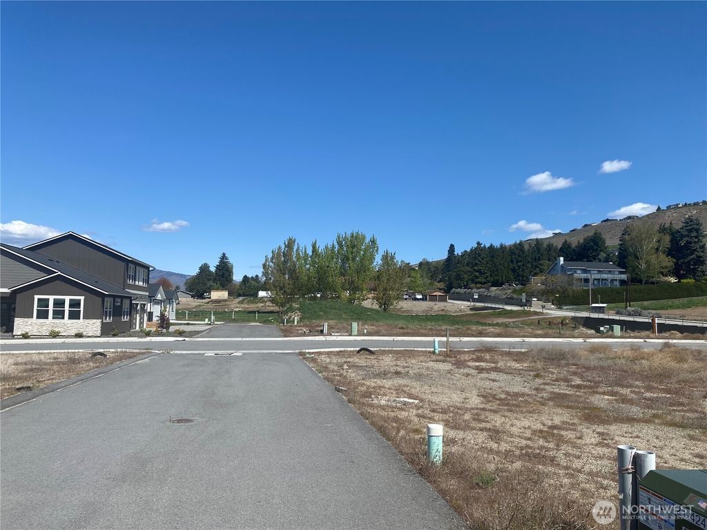 Photo of 183 Harold Street NE, East Wenatchee, WA 98802 (MLS # 2509933)