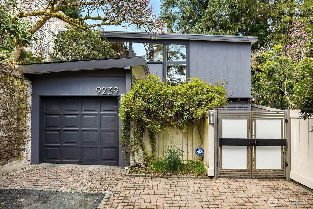 Photo of 9239 Matthews Avenue NE, Seattle, WA 98115 (MLS # 2348512)