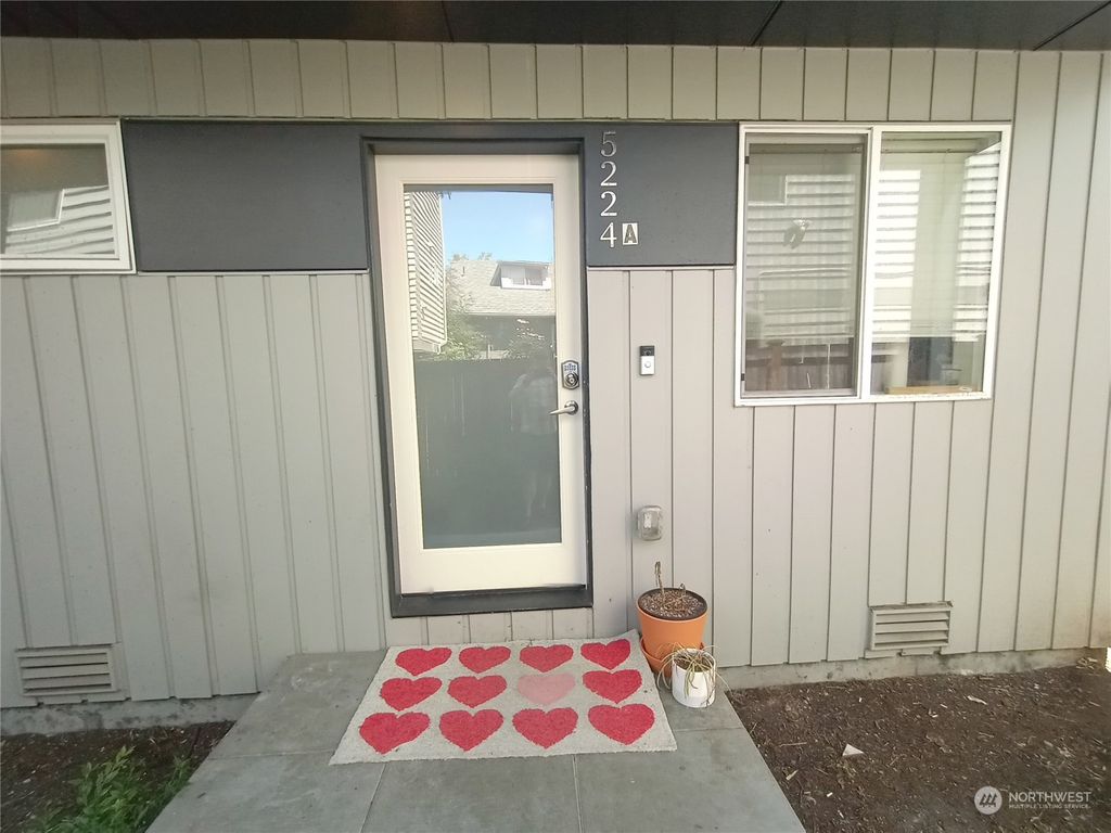 Photo of 5224 A Brooklyn Avenue NE, Seattle, WA 98105 (MLS # 2268882)