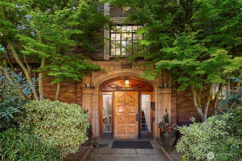 Photo of 3121 Franklin Avenue E #2, Seattle, WA 98102 (MLS # 2586791)