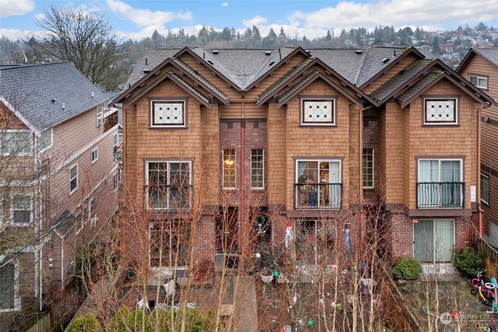 Photo of 126 25th Avenue E #C, Seattle, WA 98112 (MLS # 2192380)