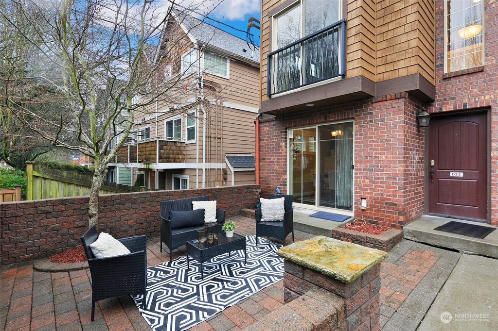 Photo of 126 25th Avenue E #C, Seattle, WA 98112 (MLS # 2192380)