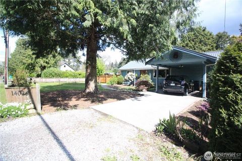 Photo of 14026 Meridian Avenue N, Shoreline, WA 98133 (MLS # 2543760)