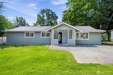 Photo of 17255 SE 142nd Street, Renton, WA 98059 (MLS # 2560180)